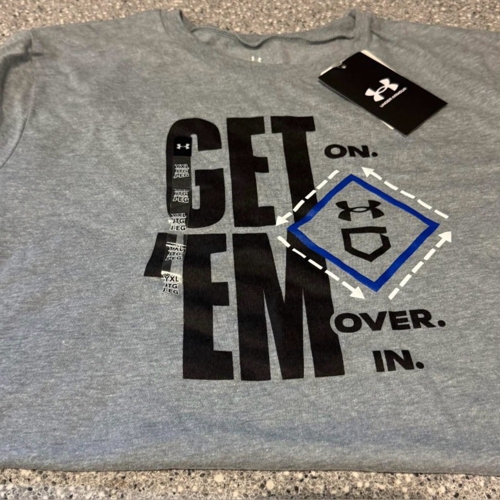 Under Armour boys size XL  Gray Graphic T-Shirt